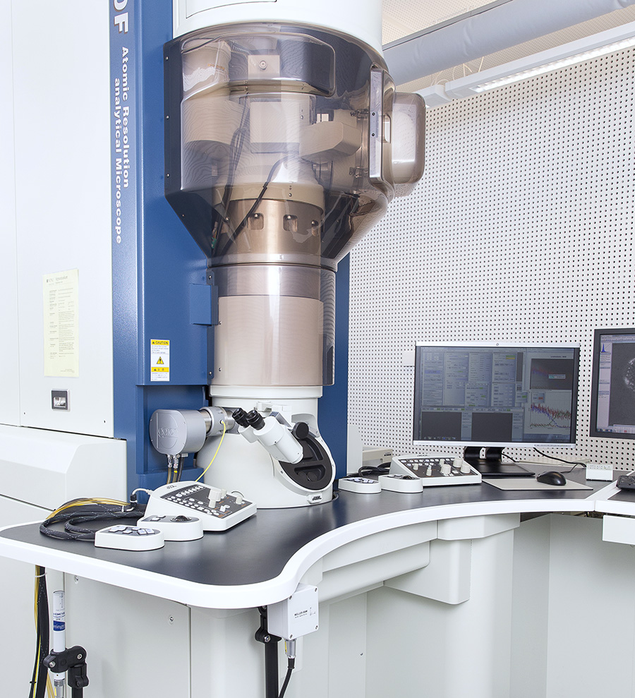 The JEOL ARM200F microscope at NTNU